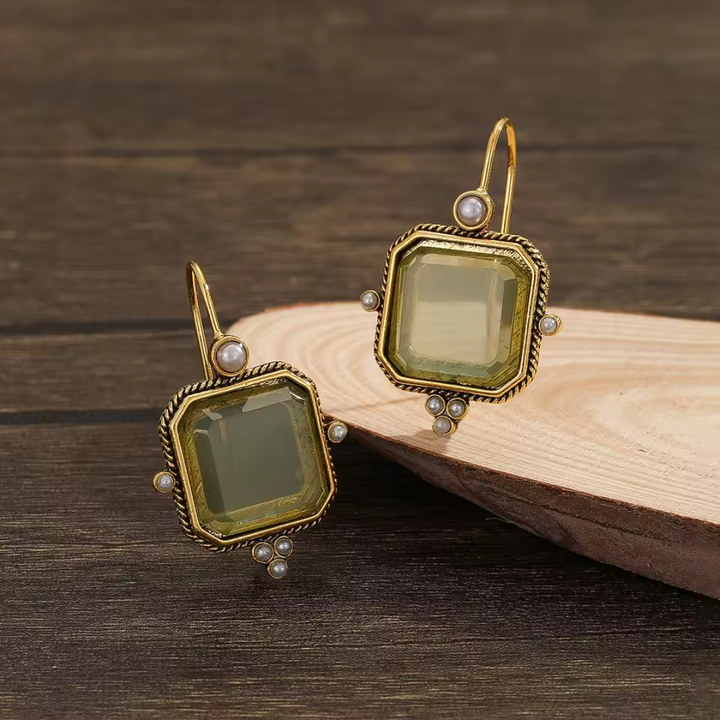 Maëlle | Vintage Earrings with Green Stone and Pearl