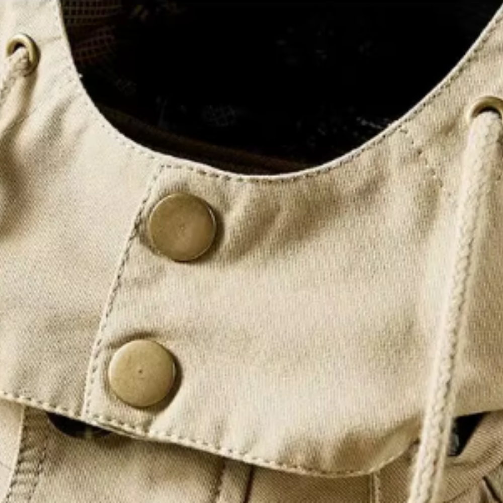 Elegant jacket with multiple pockets