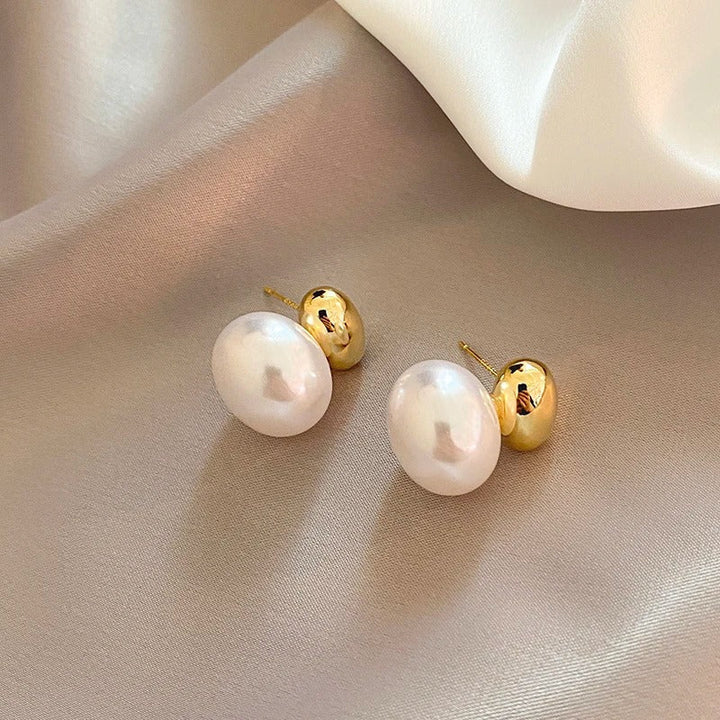 Averi | Vintage Pearl Earrings